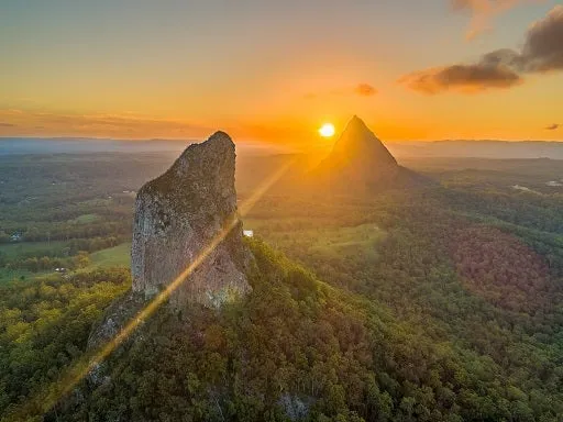 Glasshouse%20mountains.jpg