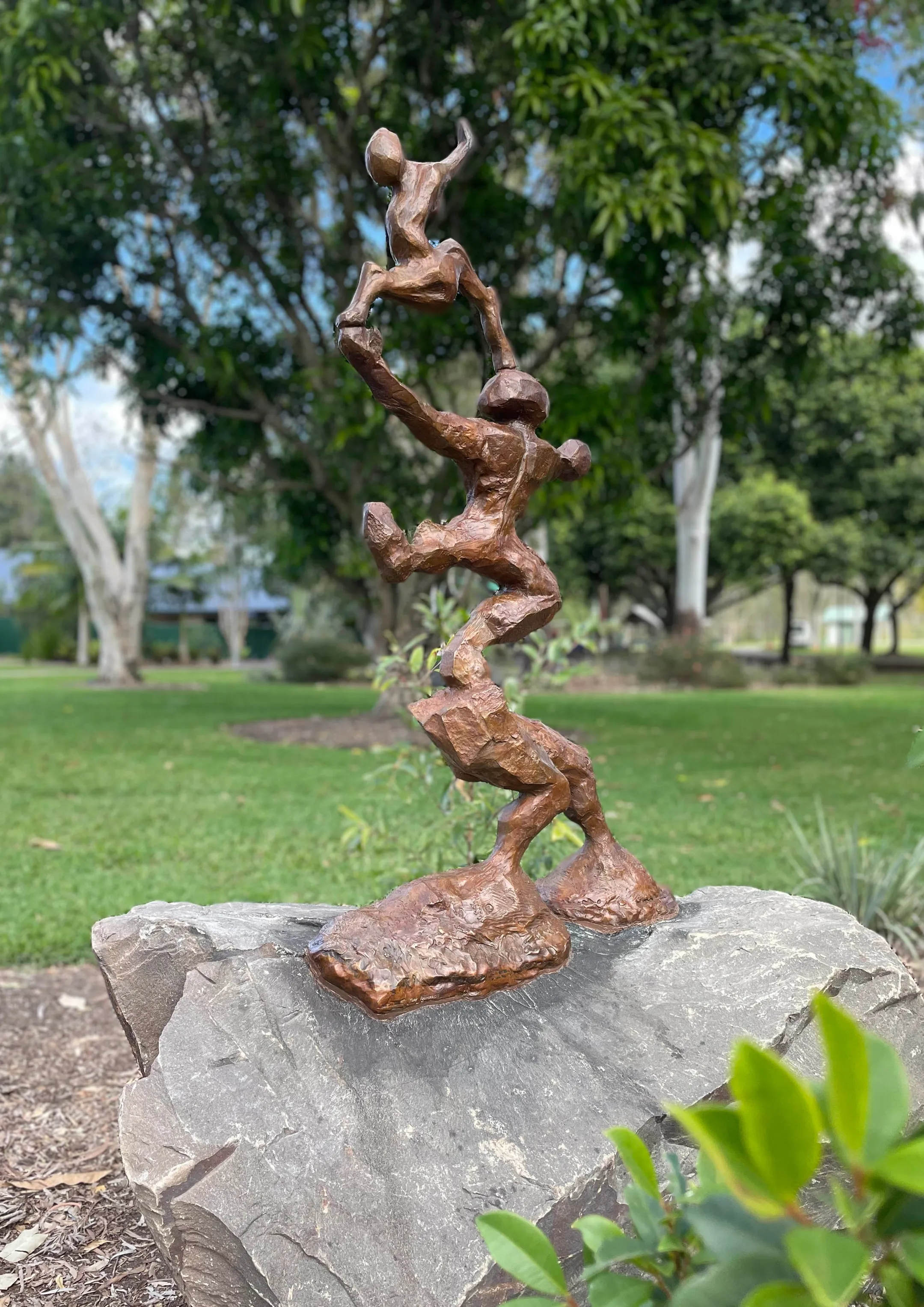 Sculpture 'Mountain People; by Tory Richards. Turner Park, Beerwah.