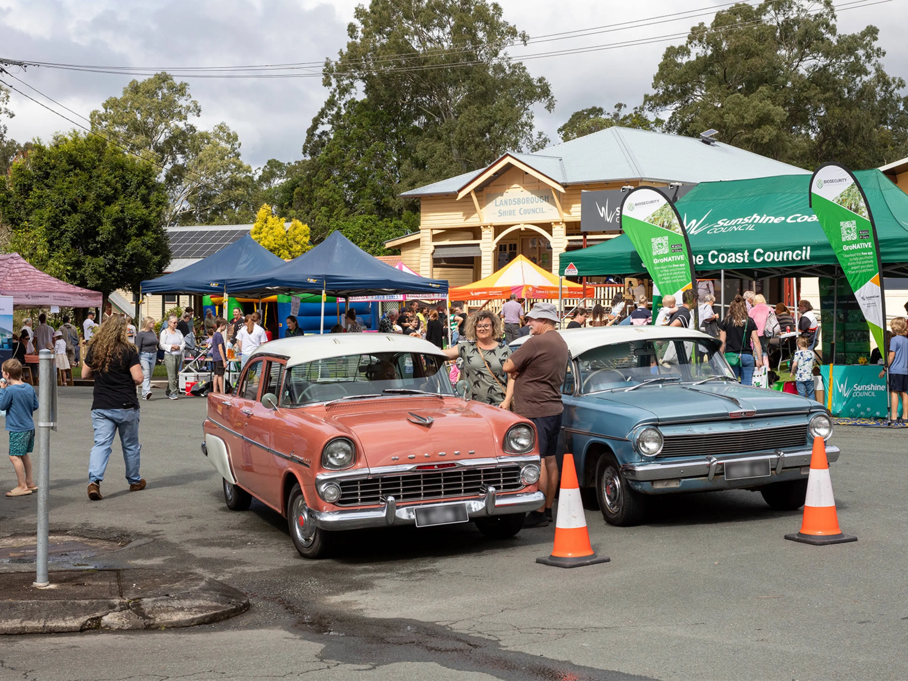 Cool%20cars%2C%20tunes%20and%20history%20at%20street%20festival.jpg