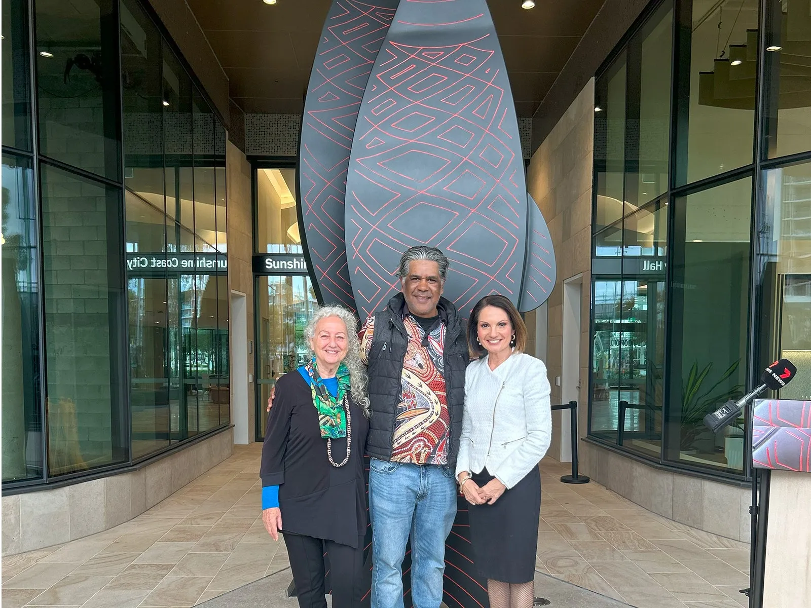 Dura Gunga_L-R Helena Gulash, Lyndon Davis, Sunshine Coast Mayor Rosanna Natoli