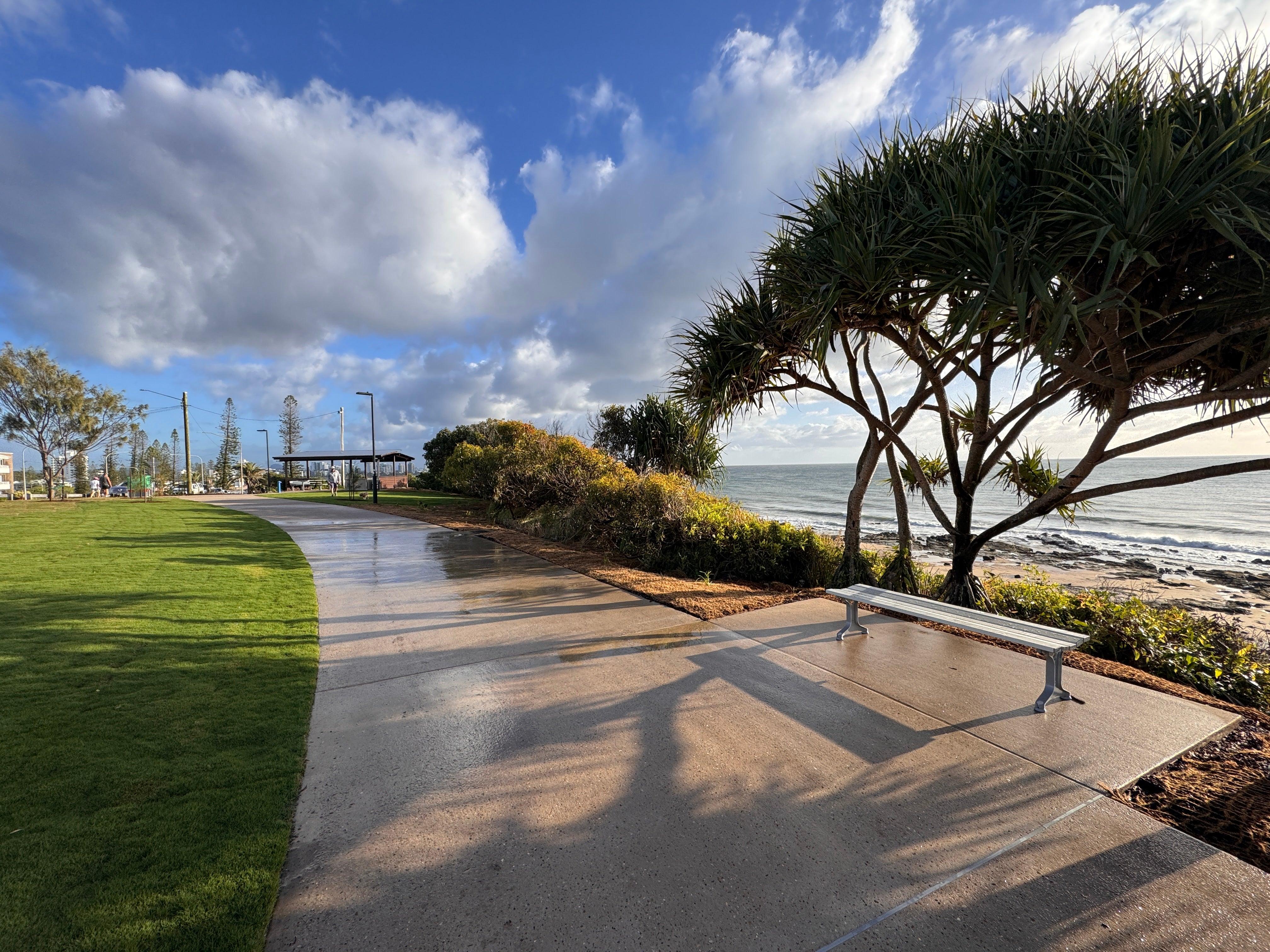 New 3.5m wide coastal pathway and seating.